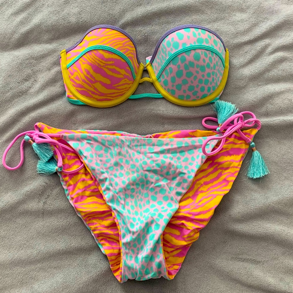 Victoria’s Secret Bikini Set - 32D top/L bottoms